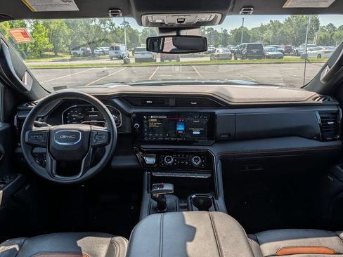Used 2024 GMC Sierra 1500 AT4 w/ AT4 Premium Package AWD/4WD image 3