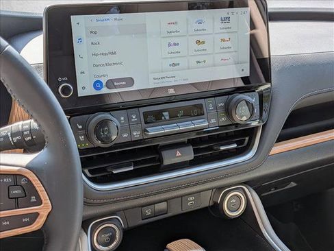 Used 2025 Toyota Grand Highlander AWD Hybrid image 6