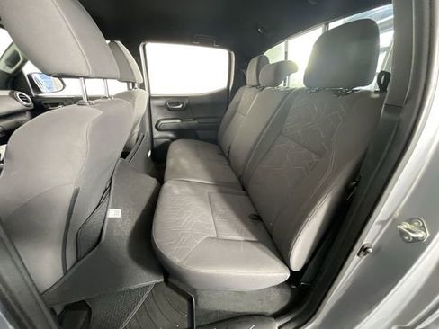 Used 2016 Toyota Tacoma TRD Sport image 36