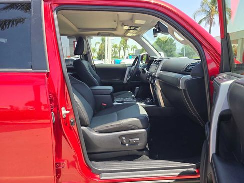 Certified 2022 Toyota 4Runner SR5 Premium w/ Moonroof Package AWD/4WD image 10