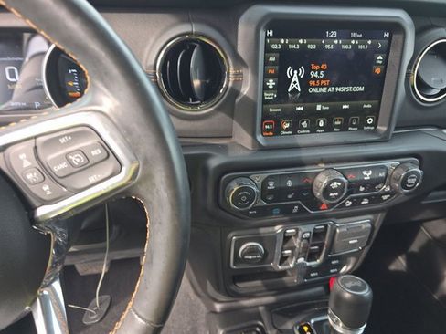 Used 2023 Jeep Wrangler Unlimited Sahara image 6