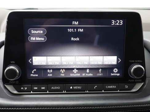 Used 2023 Nissan Rogue SL AWD/4WD image 9