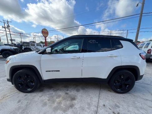 Used 2019 Jeep Compass Latitude FWD image 8