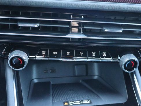 New 2026 Chevrolet Traverse Z71 w/ Enhanced Driving Package image 12