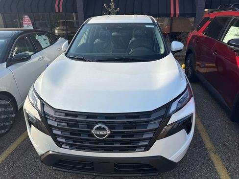 New 2026 Nissan Rogue SV image 2