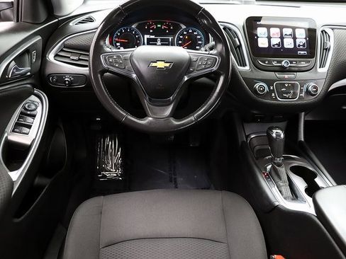 Used 2018 Chevrolet Malibu LT image 14