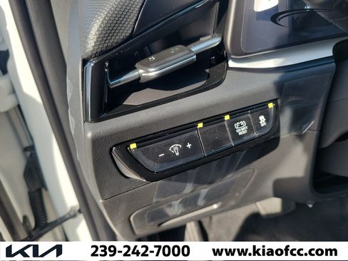New 2026 Kia Niro LX FWD image 28