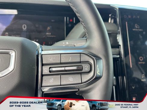 Used 2025 GMC Yukon Denali image 28