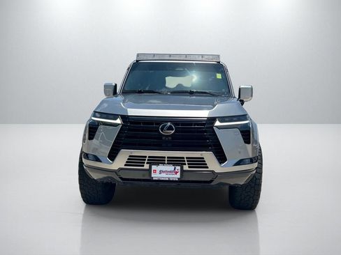 Used 2024 Lexus GX 550 w/ Accessory Package (Z1) AWD/4WD image 2