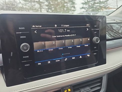 New 2025 Volkswagen Taos SEL image 8