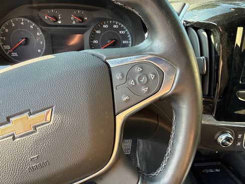 Used 2023 Chevrolet Traverse LT w/ LPO, Floor Liner Package FWD image 21
