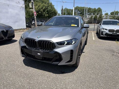 Used 2024 BMW X6 xDrive40i w/ Premium Package AWD/4WD image 2