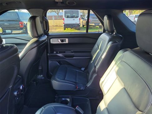 Used 2020 Ford Explorer Limited w/ Class III Trailer Tow Package image 31