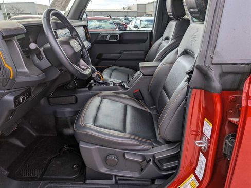 Used 2024 Ford Bronco Badlands image 16