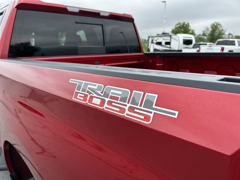 Used 2021 Chevrolet Silverado 1500 LT Trail Boss w/ Convenience Package II AWD/4WD image 13