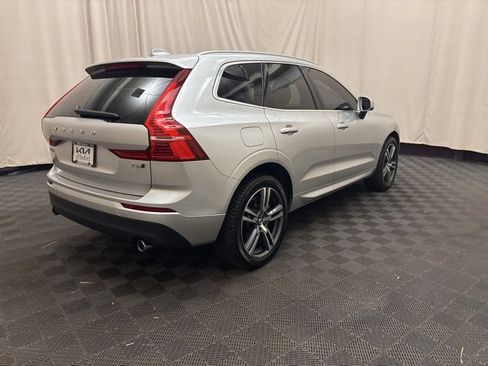 Used 2021 Volvo XC60 T6 Momentum image 5