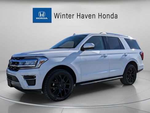 Used 2024 Ford Expedition Limited image 2
