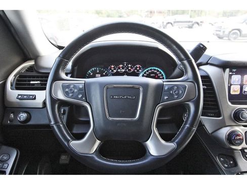 Used 2020 GMC Yukon Denali w/ Denali Ultimate Package image 16