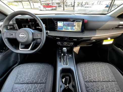 New 2025 Nissan Kicks SV w/ SV Premium Package image 5