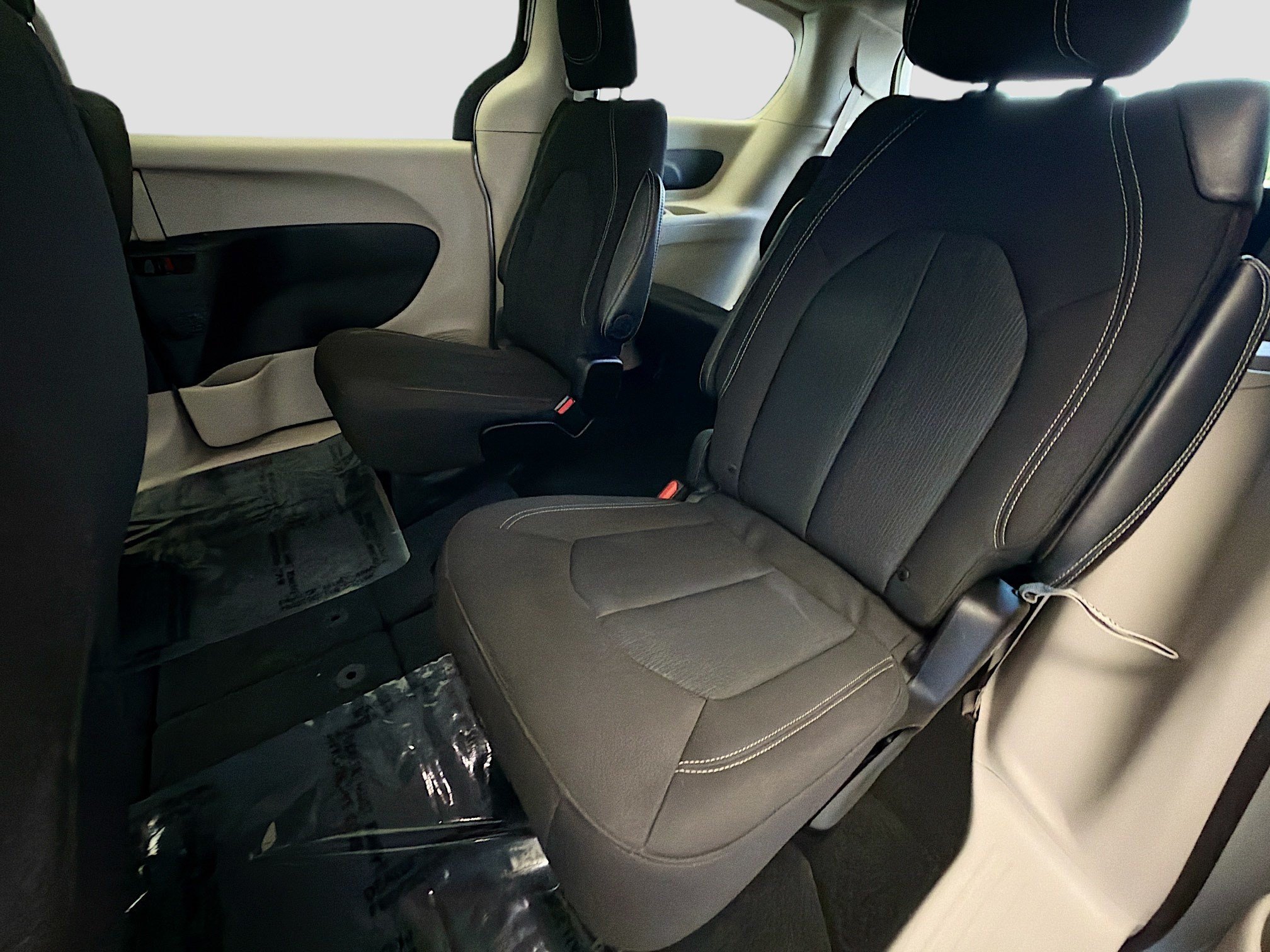 Used 2024 Chrysler Voyager LX FWD image 13