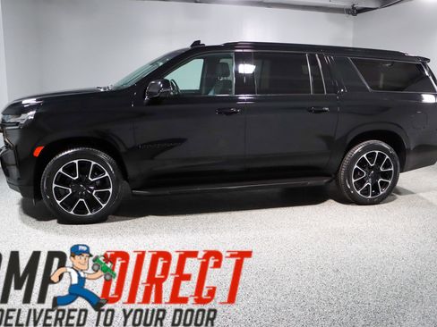 Used 2024 Chevrolet Suburban RST w/ Luxury Package AWD/4WD image 10