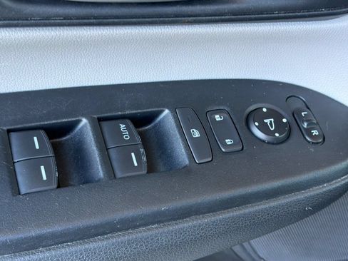 Used 2018 Honda CR-V LX image 14