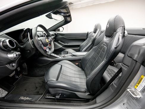 Used 2019 Ferrari Portofino RWD image 18
