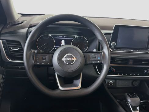 Used 2023 Nissan Rogue SV FWD image 17
