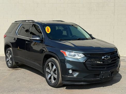Used 2021 Chevrolet Traverse LT w/ LT Premium Package AWD/4WD image 16