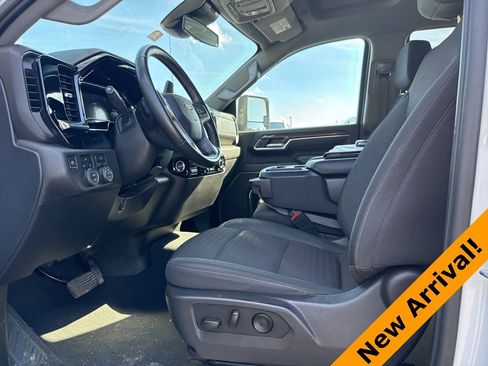 Used 2024 Chevrolet Silverado 2500 LT image 11