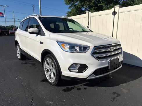 Used 2019 Ford Escape Titanium AWD/4WD image 2