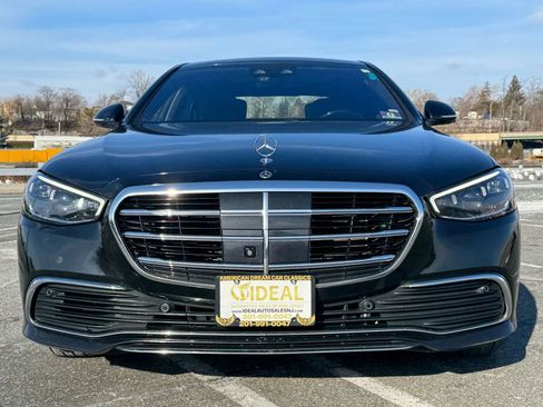 Used 2021 Mercedes-Benz S 580 4MATIC Sedan image 2