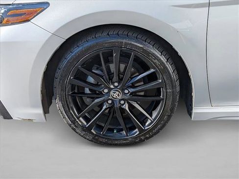 Used 2021 Toyota Camry XSE image 9