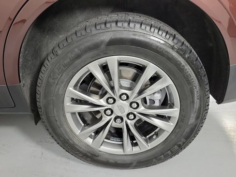 Used 2023 Cadillac XT5 Premium Luxury w/ Technology Package FWD image 9
