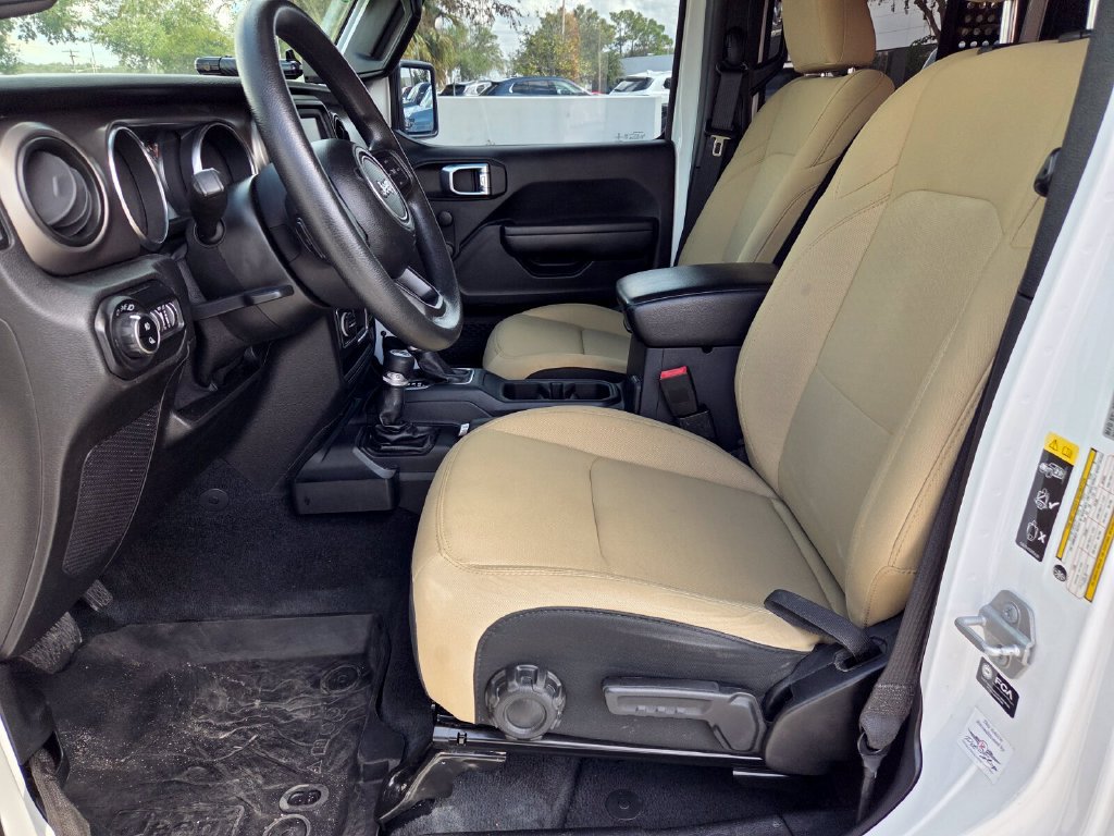 Used 2021 Jeep Gladiator Sport AWD/4WD image 6