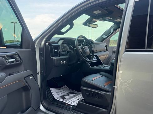 Used 2025 GMC Sierra 2500 AT4 w/ AT4 Premium Plus Package AWD/4WD image 24