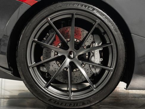 Used 2019 McLaren 720S Luxury image 45