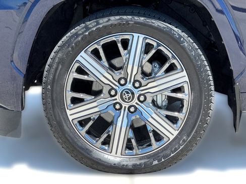 Certified 2023 Toyota Sequoia Capstone AWD/4WD image 10