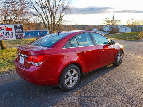 Used 2013 Chevrolet Cruze LT image 3