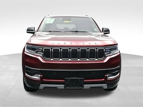 Used 2024 Jeep Wagoneer L Series II w/ Flexible Seating Group AWD/4WD image 8