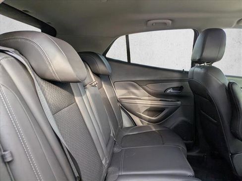 Used 2020 Buick Encore Preferred image 27