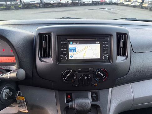 Used 2015 Nissan NV200 SV w/ Technology Package image 25