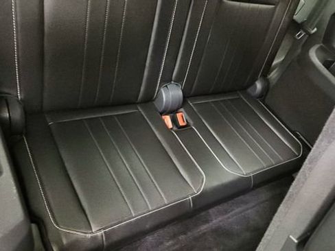 Used 2023 Volkswagen Tiguan SE R-Line image 29