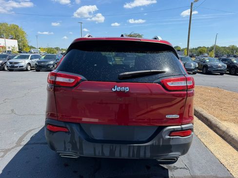Used 2016 Jeep Cherokee Latitude FWD image 6