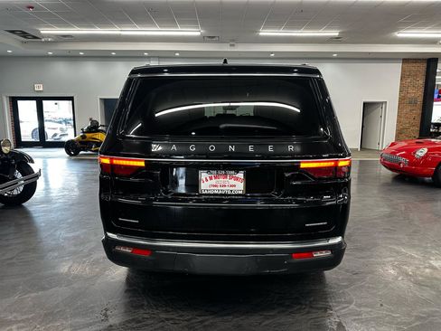 Used 2022 Jeep Wagoneer Series II image 6