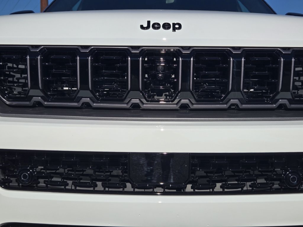 New 2027 Jeep Grand Cherokee Summit AWD/4WD image 11