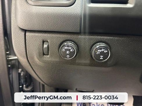 Used 2017 Chevrolet Colorado Z71 AWD/4WD image 14