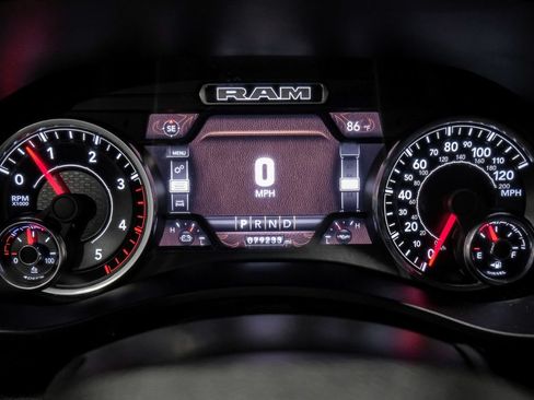 Used 2022 RAM 2500 Laramie AWD/4WD image 18
