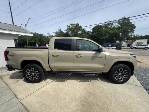 Used 2023 Chevrolet Colorado Z71 AWD/4WD image 5