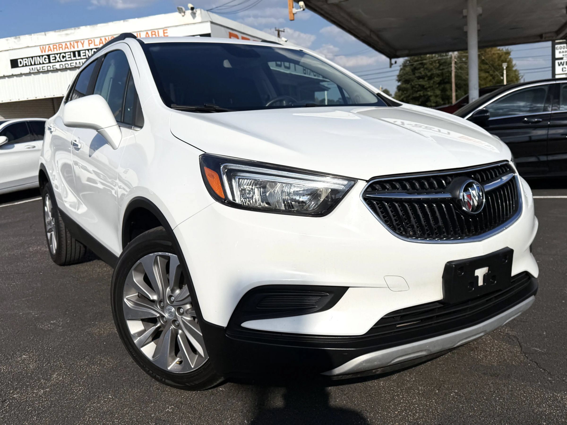 Used 2020 Buick Encore Preferred FWD image 1